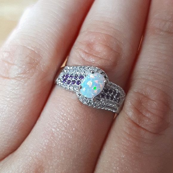 Opal ring - Picture 1 of 1